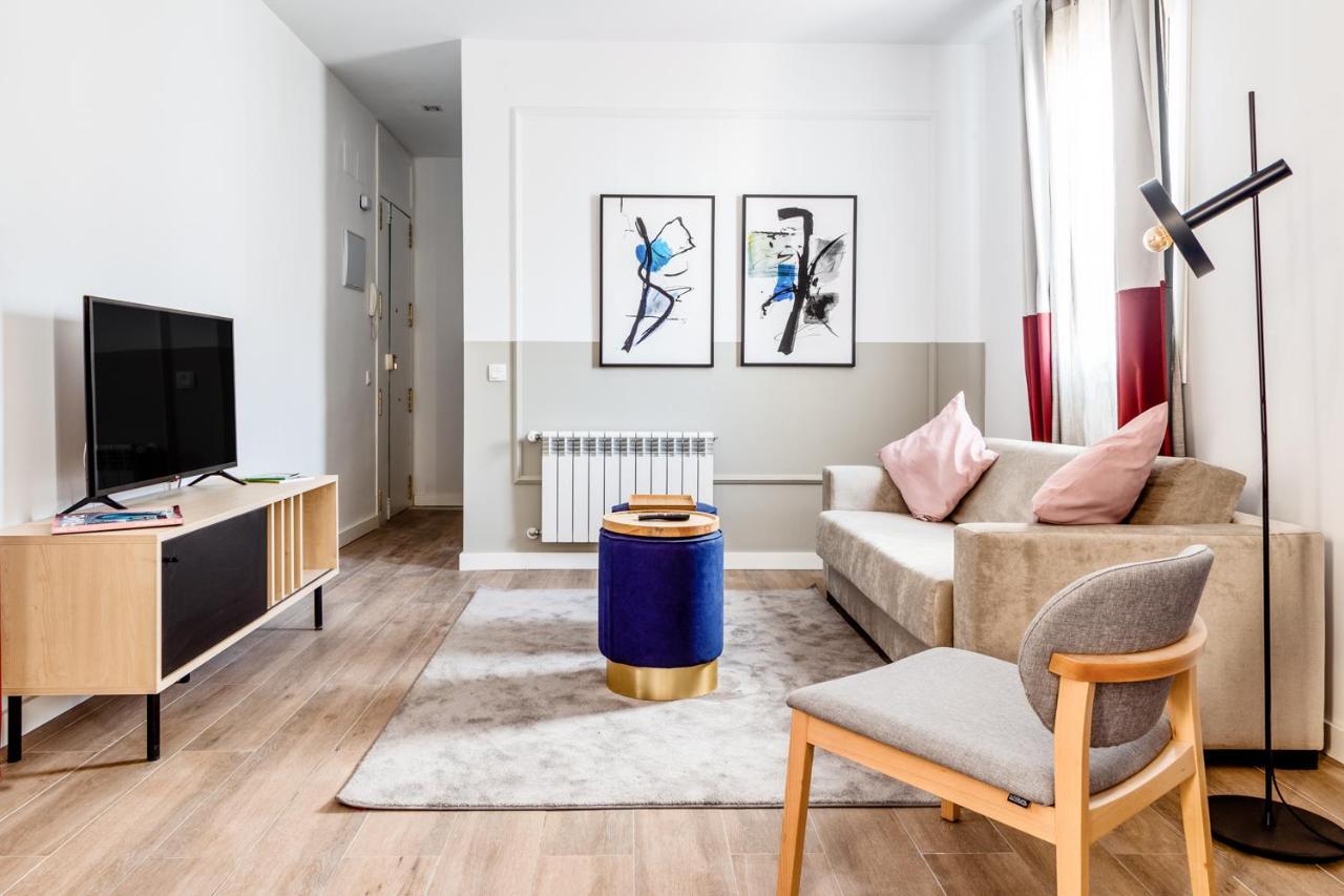 Aparthotel Smartr Atocha Reina Sofia Madrid Esterno foto