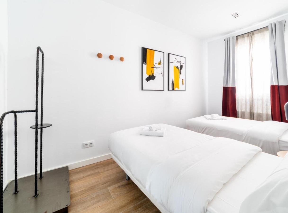 Aparthotel Smartr Atocha Reina Sofia Madrid Esterno foto